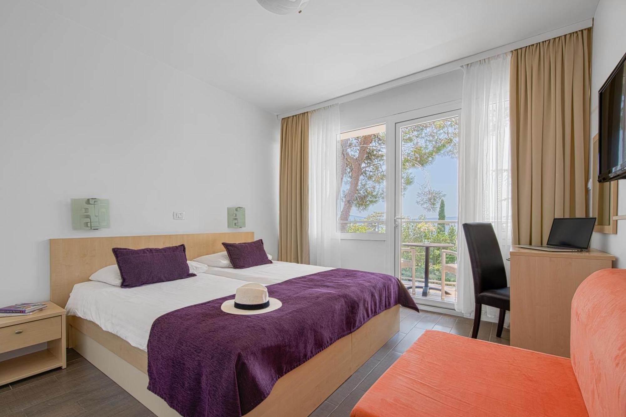 Hotel Slaven Selce Exterior photo